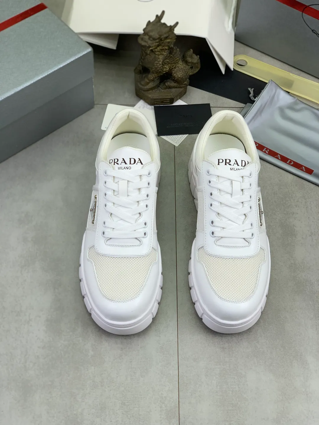 Men's men's shoes P560💰 [Real Price] Popular models are on the official website, 🆘 Trendy brand (Prada) mainly promotes popular models, avant-garde and versatile fashionable men's shoes private version mold opening, cowhide surface splicing 1:1.. Stylish and simple, original imported cowhide lining cowhide feet; the atmosphere and personality are more fashionable, eye-catching and pursuing class. It will subvert the old ideas and be a must-have for fashionistas who want to spend time with you! Must keep it! Tall and comfortable, large and low, high-end quality workmanship. Code number: 38-45 2️⃣optional.